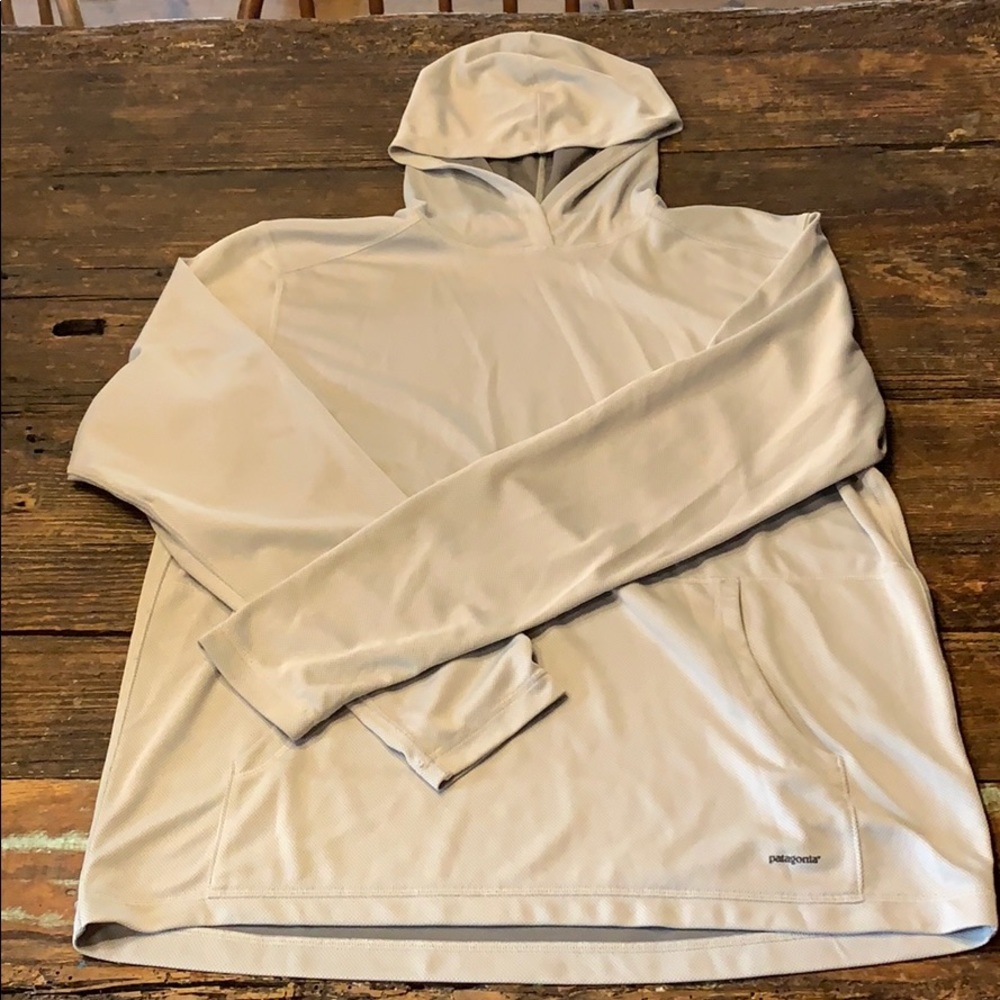 Patagonia light weight pull over hoodie